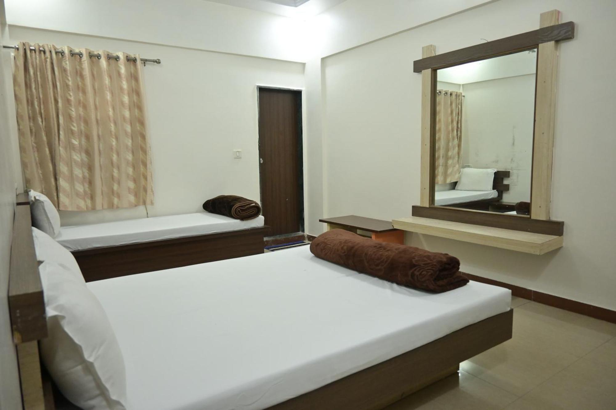 Hotel Roshan Palace Ambaji Buitenkant foto