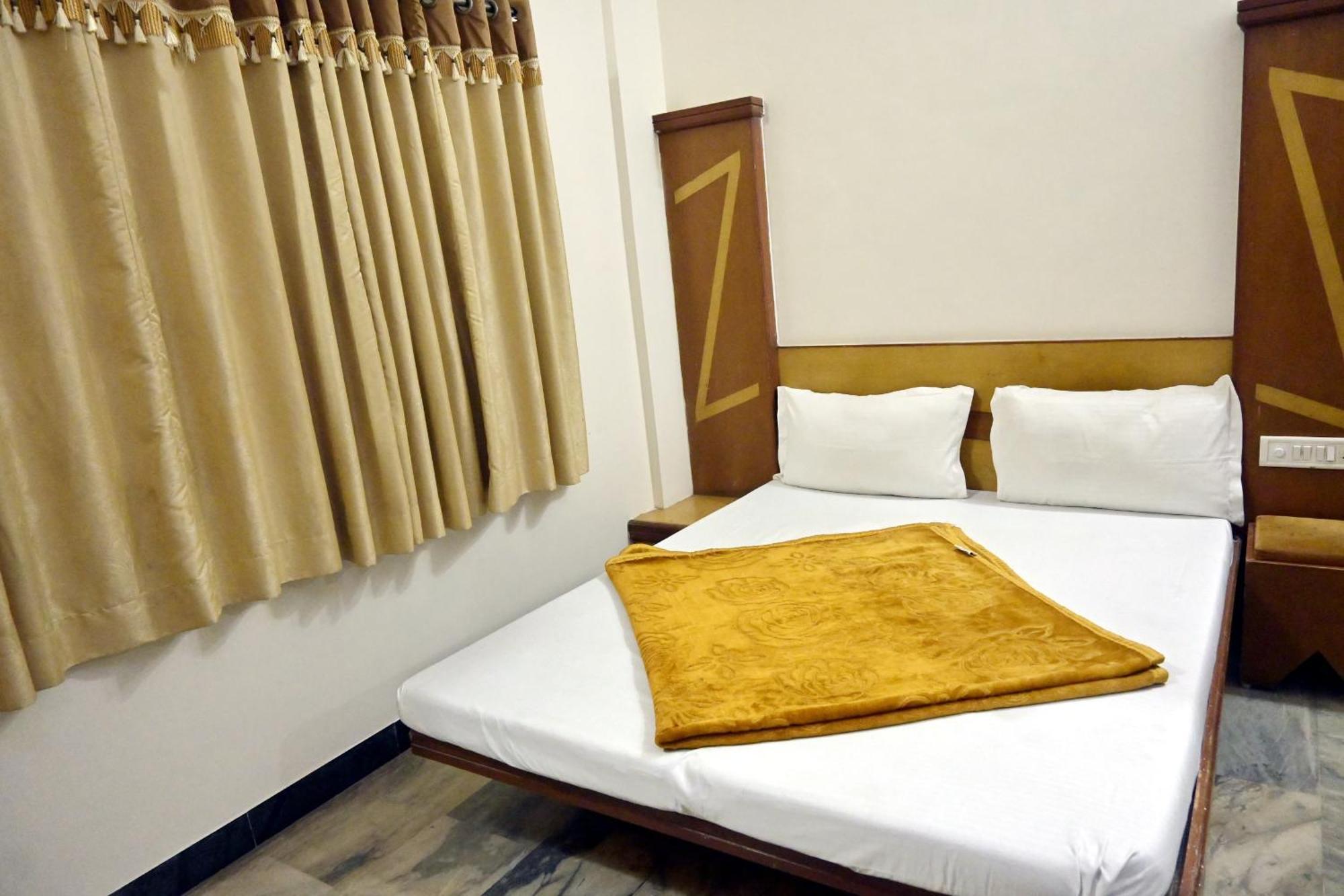 Hotel Roshan Palace Ambaji Buitenkant foto