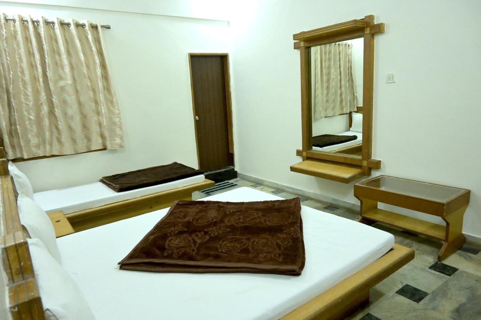 Hotel Roshan Palace Ambaji Buitenkant foto